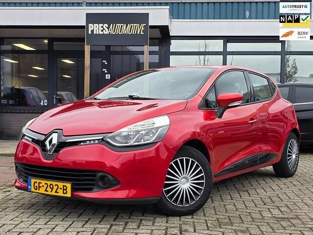Rood Gebruikt 2015 Renault Clio IV Expression Hatchback | € 5.950 (Goede deal) - Afbeelding 1/4