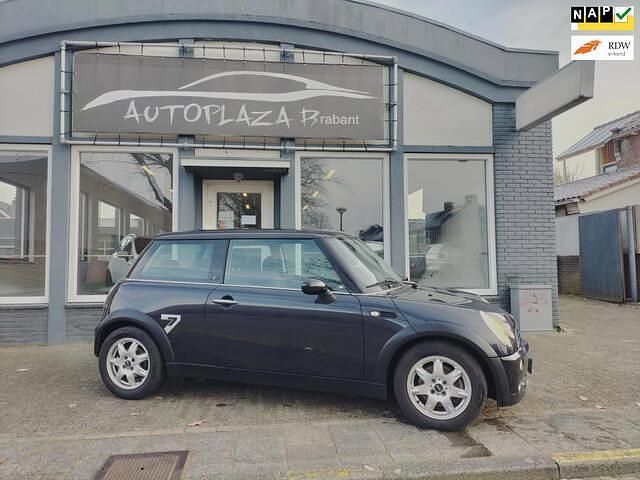 Zwart Occasion 2006 Mini ONE Seven Hatchback | € 2.799 (Eerlijke prijs) - Afbeelding 1/4