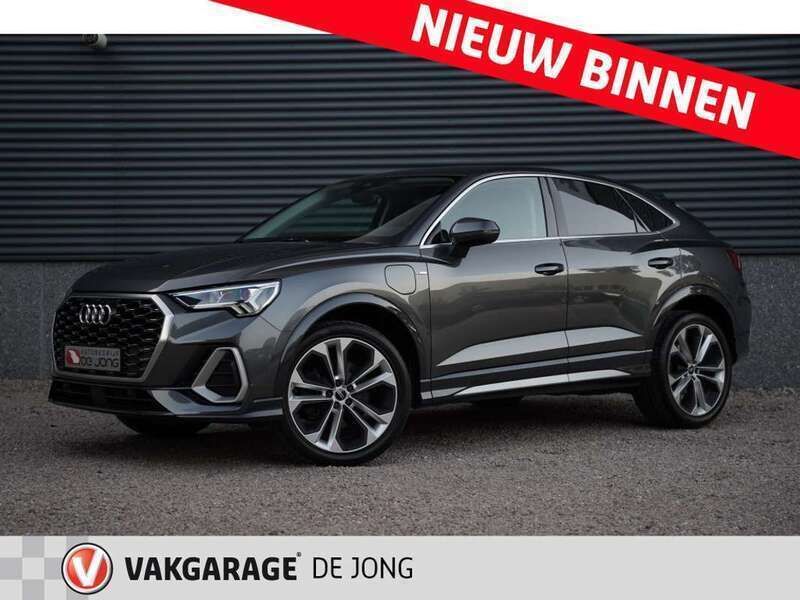 Grijs, metallic lak Gebruikt 2022 Audi Q3 Sportback S-Line SUV | € 35.950 (Goede deal) - Afbeelding 1/4