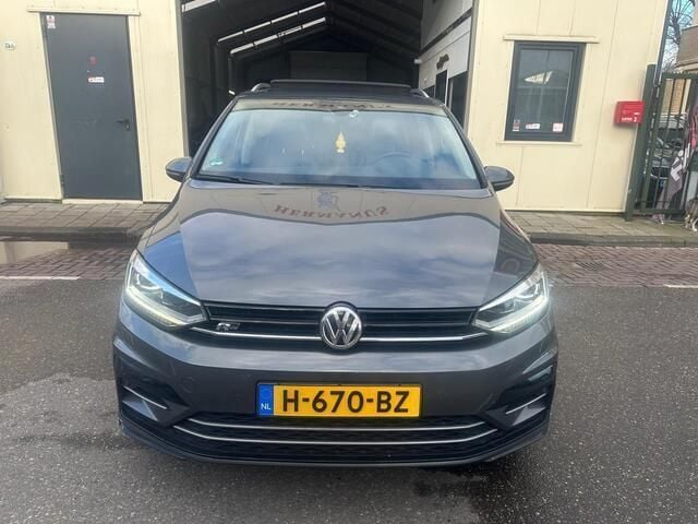 Grijs Gebruikt 2016 VW Touran Highline MPV | € 14.950 - Afbeelding 1/4