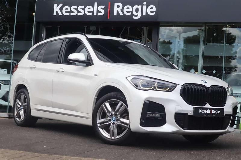 Wit Gebruikt 2022 BMW X1 M Sport SUV | € 28.950 (Eerlijke prijs) - Afbeelding 1/4