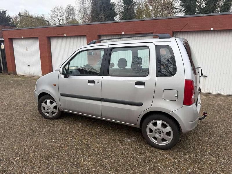 Zilver Gebruikt 2002 Opel Agila Elegance MPV | € 1.300 (Eerlijke prijs) - Afbeelding 1/4
