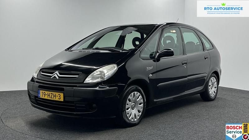 Zwart Occasion 2009 Citroën Xsara Picasso MPV | € 2.500 (Duur) - Afbeelding 1/4