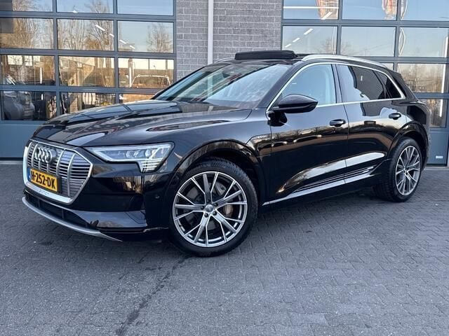 Zwart Gebruikt 2019 Audi e-tron Business SUV | € 24.850 (Eerlijke prijs) - Afbeelding 1/4