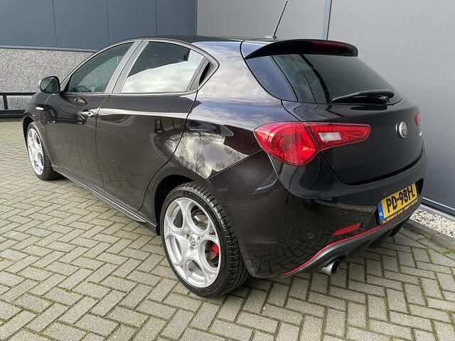 Occasion Alfa Romeo Giulietta Super 170 PK (125 kW) 2017 Zwart Hatchback