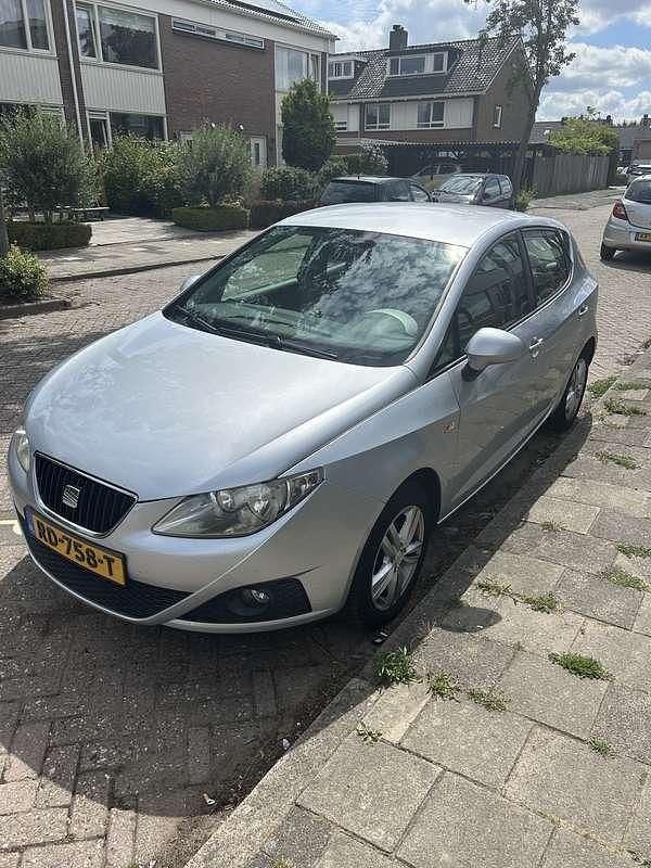 Grijs Gebruikt 2009 Seat Ibiza Reference MPV | € 4.500 - Afbeelding 1/4