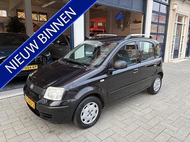 Zwart Occasion 2011 Fiat Panda Active Hatchback | € 2.599 (Eerlijke prijs) - Afbeelding 1/4