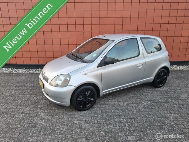 Grijs Gebruikt 1999 Toyota Yaris Hatchback | € 799 (Eerlijke prijs) - Afbeelding 1/4