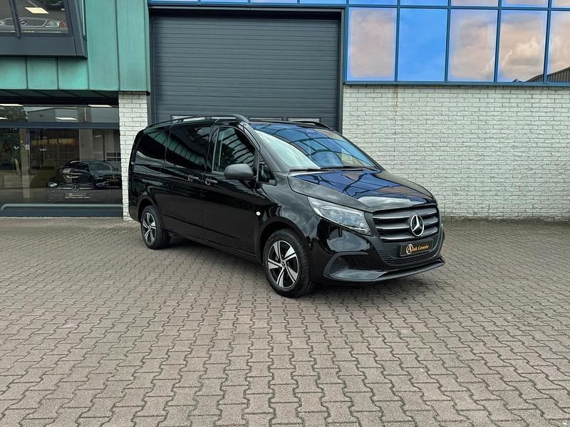Zwart Gebruikt 2024 Mercedes Vito MPV | € 49.950 - Afbeelding 1/4