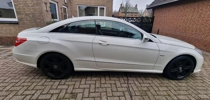 Gebruikt 2009 Mercedes E350 Coupé | € 6.500 (Super prijs) - Afbeelding 1/4