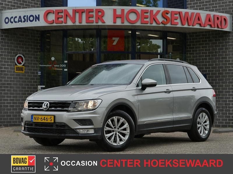 Grijs Gebruikt 2017 VW Tiguan Comfortline SUV | € 20.885 (Goede deal) - Afbeelding 1/4
