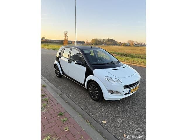 Zwart Gebruikt 2005 Smart ForFour Pure Hatchback | € 1.550 (Eerlijke prijs) - Afbeelding 1/4