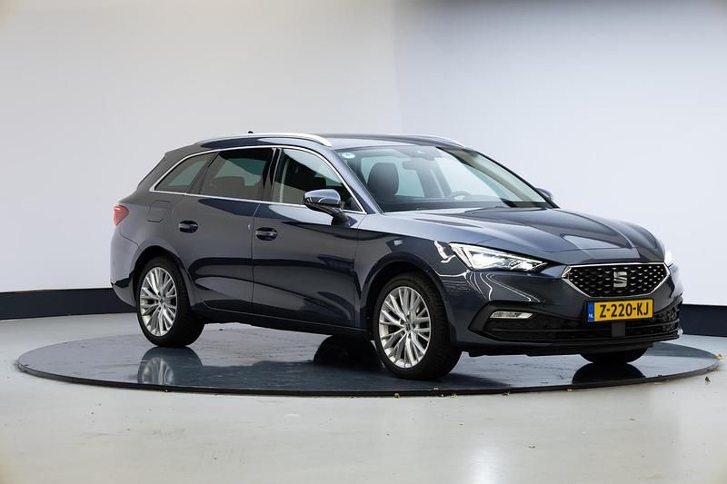 Grijs Gebruikt 2020 Seat Leon Business Stationwagen | € 23.945 (Iets duurder) - Afbeelding 1/4