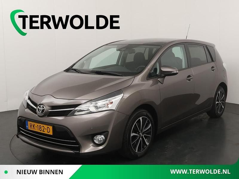 Grijs Occasion 2017 Toyota Verso Skyview Edition MPV | € 15.945 (Goede deal) - Afbeelding 1/4