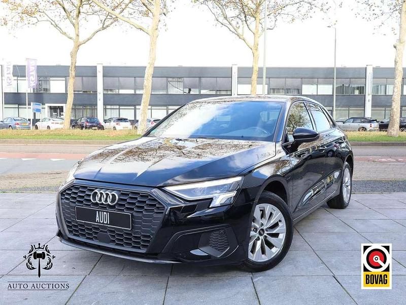 Zwart Gebruikt 2022 Audi A3 Sportback e-tron Hatchback | € 23.450 (Super prijs) - Afbeelding 1/4