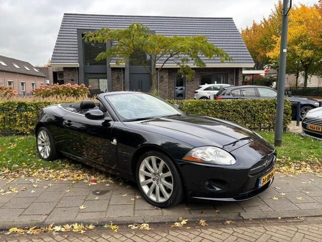 Zwart Gebruikt 2006 Jaguar XK Cabriolet | € 26.499 (Eerlijke prijs) - Afbeelding 1/4