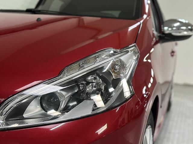 Occasion Peugeot 208 82 PK (60 kW) 2018 Rood Hatchback