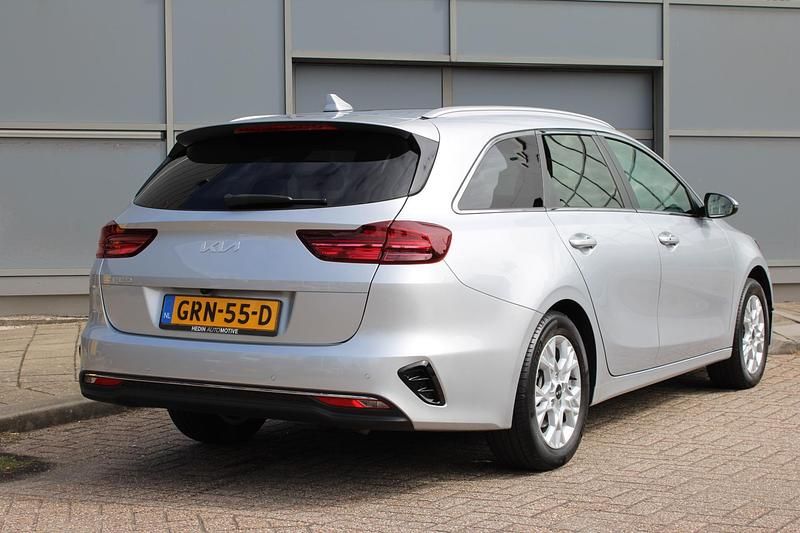 Occasion Kia Ceed 2024 Grijs Hatchback