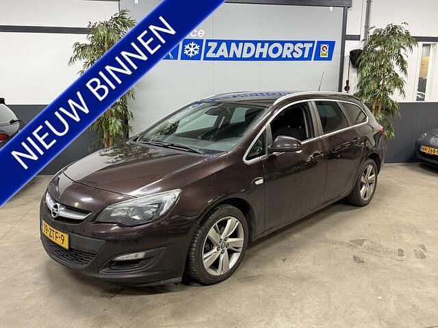 Bruin Gebruikt 2013 Opel Astra Sport Stationwagen | € 4.495 (Eerlijke prijs) - Afbeelding 1/4
