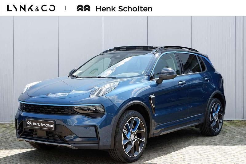 Blauw, metallic lak Gebruikt 2022 Lynk & Co 01 SUV | € 26.750 (Eerlijke prijs) - Afbeelding 1/4