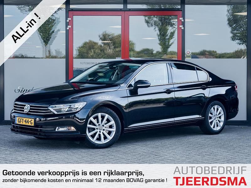 Zwart Gebruikt 2018 VW Passat Highline Sedan | € 16.950 (Super prijs) - Afbeelding 1/4