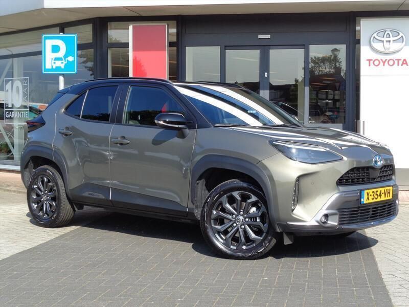 Groen Gebruikt 2024 Toyota Yaris Cross X-plore SUV | € 30.450 (Eerlijke prijs) - Afbeelding 1/4