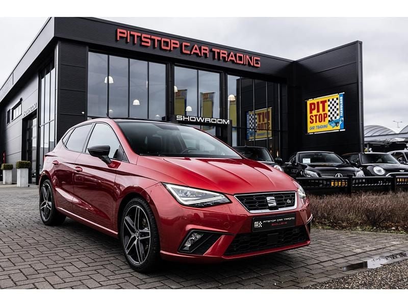 Rood Occasion 2019 Seat Ibiza Beats Hatchback | € 17.250 (Eerlijke prijs) - Afbeelding 1/4