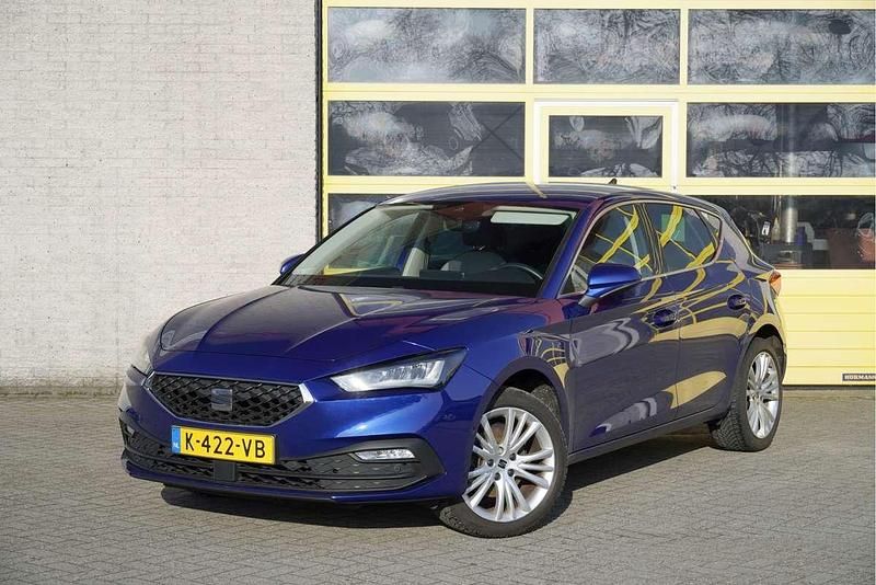 Occasion Seat Leon Style 2021 Blauw Hatchback