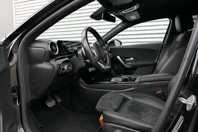 Occasion Mercedes A180 Business 136 PK (100 kW) 2020 Zwart Sedan