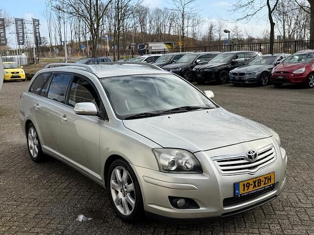Occasion Toyota Avensis Business Edition 163 PK (119 kW) 2007 Grijs (metallic) Stationwagen