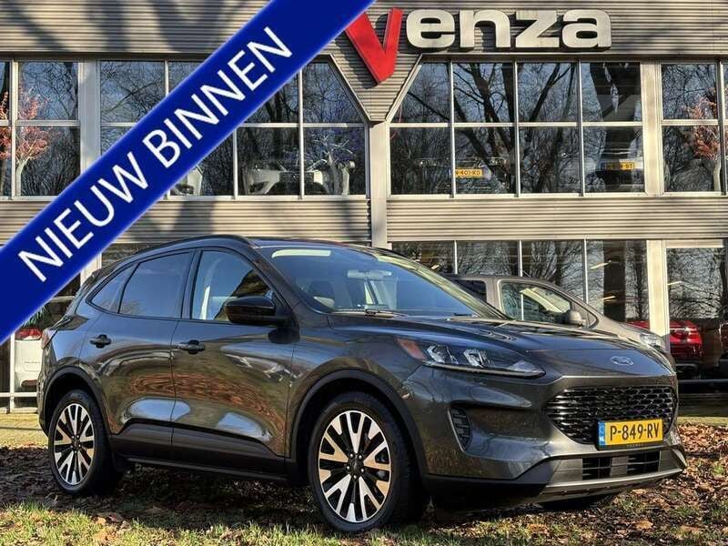 Grijs, metallic lak Gebruikt 2022 Ford Escape SUV | € 27.990 - Afbeelding 1/4