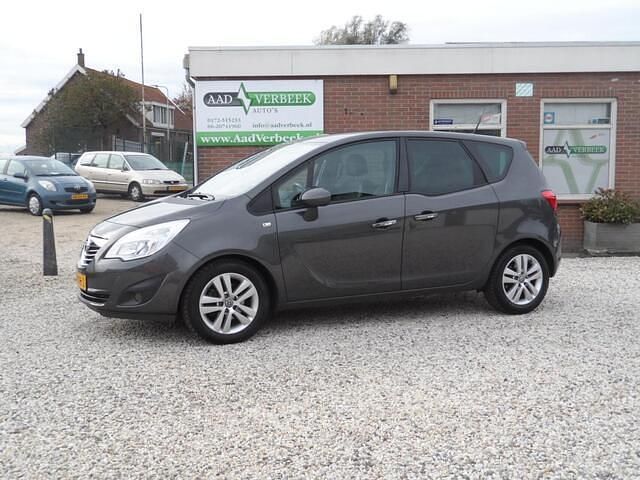 Grijs Occasion 2011 Opel Meriva Cosmo MPV | € 4.450 (Eerlijke prijs) - Afbeelding 1/4