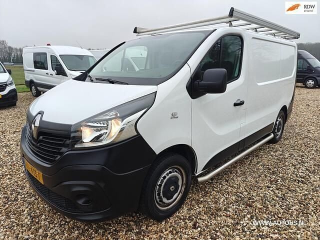 Wit Occasion 2015 Renault Trafic MPV | € 7.750 (Super prijs) - Afbeelding 1/4