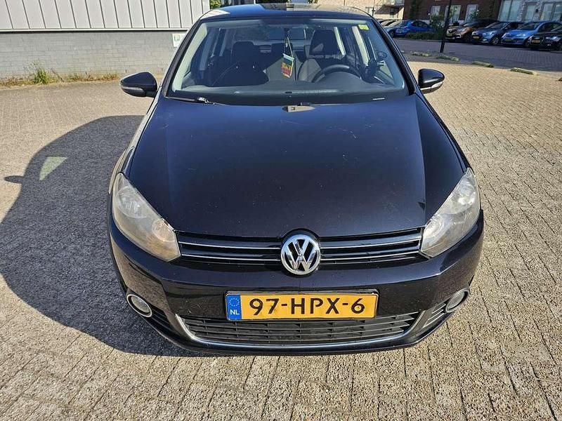 Zwart Gebruikt 2009 VW Golf VI Comfortline Sedan | € 4.500 (Eerlijke prijs) - Afbeelding 1/4