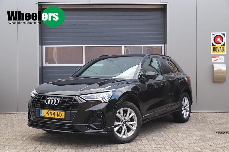 Zwart Gebruikt 2021 Audi Q3 S-Line SUV | € 30.995 (Goede deal) - Afbeelding 1/4