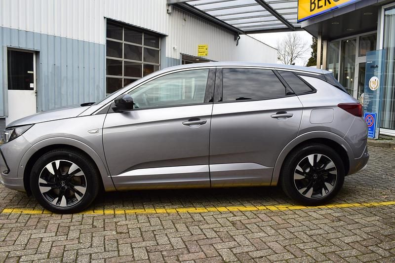 Occasion Opel Grandland X Business Elegance 181 PK (133 kW) 2024 Zilver (metallic) SUV
