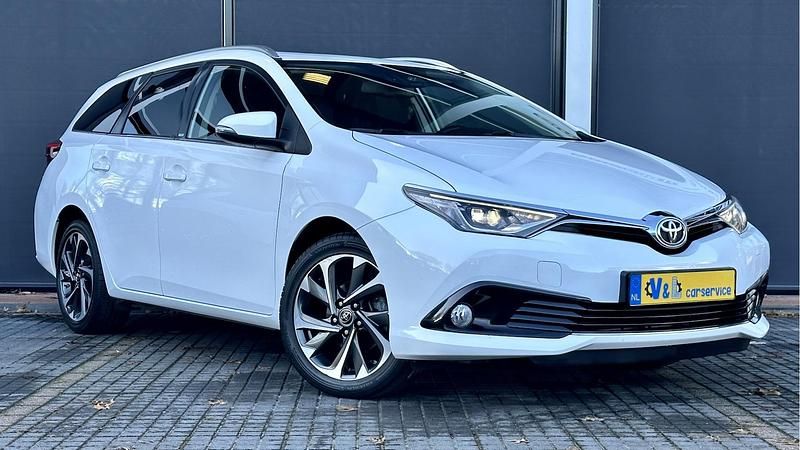 Wit Gebruikt 2016 Toyota Auris Touring Sports Stationwagen | € 13.845 (Eerlijke prijs) - Afbeelding 1/4
