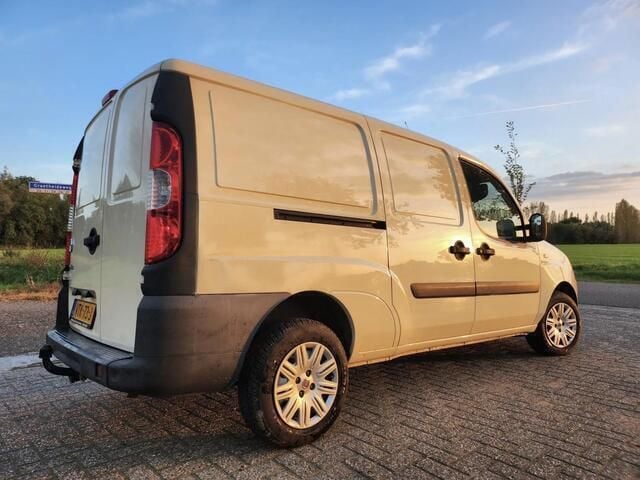 Occasion Fiat Doblò 77 PK (56 kW) 2009 Beige MPV