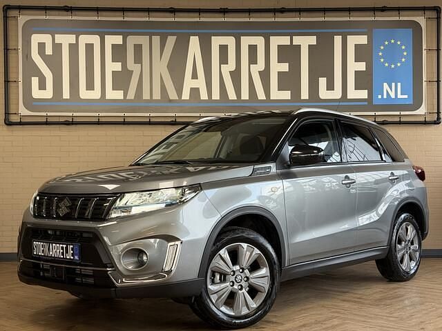Grijs (metallic) Gebruikt 2025 Suzuki Vitara Style SUV | € 24.945 (Goede deal) - Afbeelding 1/4
