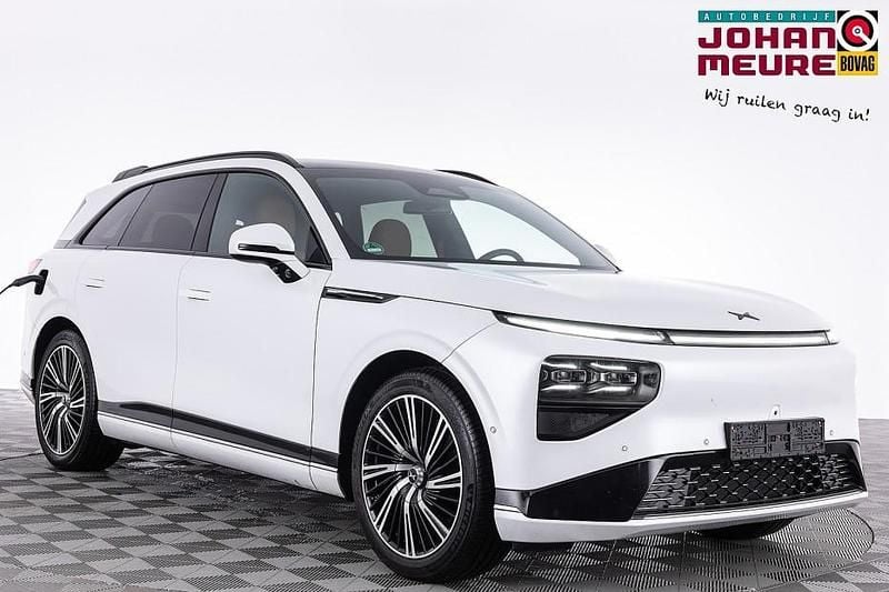 Wit Occasion 2025 XPENG G9 AWD Performance SUV | € 59.900 (Eerlijke prijs) - Afbeelding 1/4