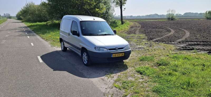Zilver Gebruikt 1999 Peugeot Partner MPV | € 1.250 (Eerlijke prijs) - Afbeelding 1/4