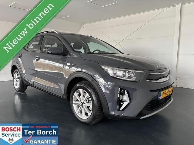 Grijs Occasion 2022 Kia Stonic Comfort SUV | € 16.895 (Goede deal) - Afbeelding 1/4