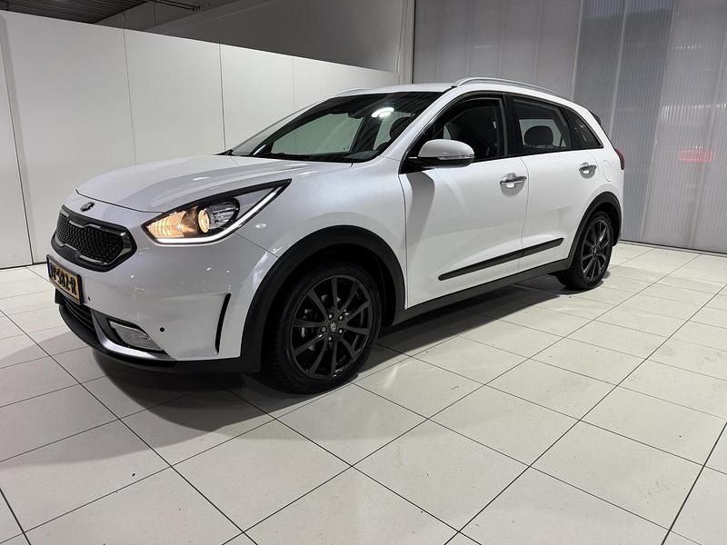 Occasion Kia Niro First Edition 142 PK (104 kW) 2017 (swp) snow white pearl p SUV
