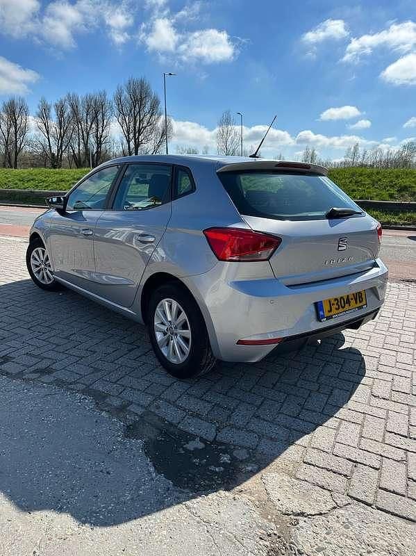 Grijs Gebruikt 2019 Seat Ibiza Reference Hatchback | € 8.000 (Eerlijke prijs) - Afbeelding 1/4
