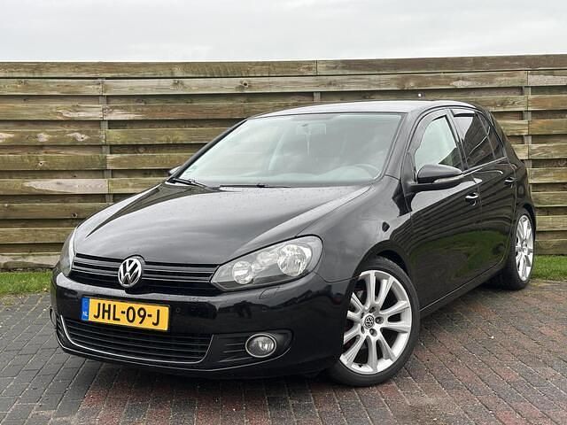 Zwart Gebruikt 2009 VW Golf VI Hatchback | € 6.495 (Eerlijke prijs) - Afbeelding 1/4