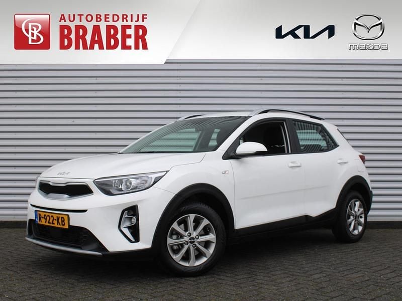 Wit Occasion 2022 Kia Stonic SUV | € 17.395 (Eerlijke prijs) - Afbeelding 1/4