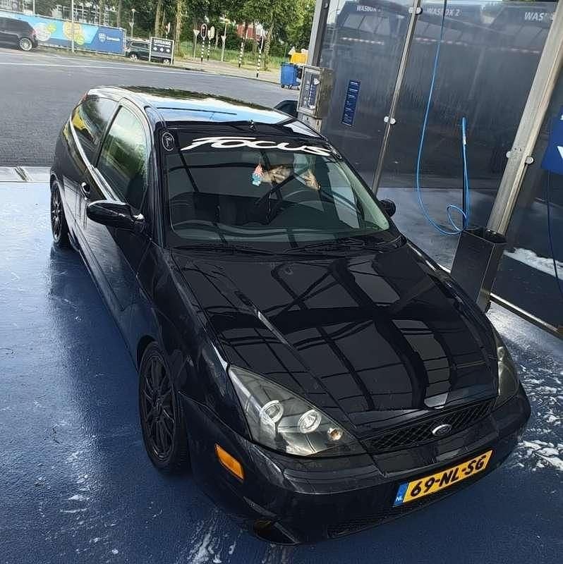 Gebruikt 2003 Ford Focus Hatchback | € 1.000 (Goede deal) - Afbeelding 1/4
