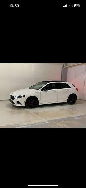 Wit Gebruikt 2021 Mercedes A180 AMG Stationwagen | € 28.500 (Iets duurder) - Afbeelding 1/4