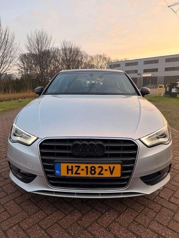 Occasion 2013 Audi A3 Ambition Sedan | € 9.000 (Super prijs) - Afbeelding 1/4