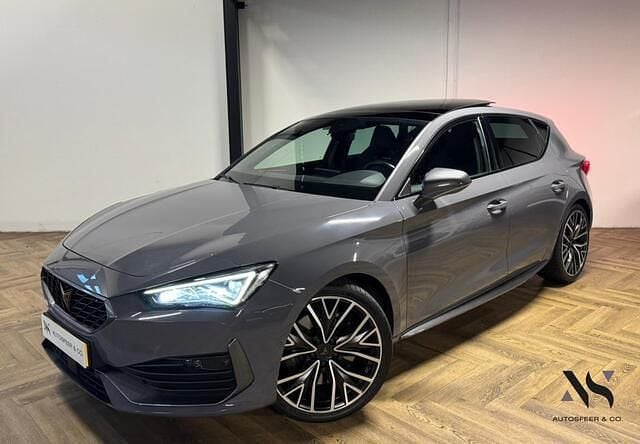 Grijs Gebruikt 2022 Cupra Leon VZ3 Sedan | € 32.940 (Super prijs) - Afbeelding 1/4
